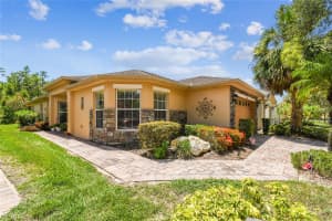 560 GRAND CANAL DR, KISSIMMEE, FL 34759 - MLS#MFRS5134647