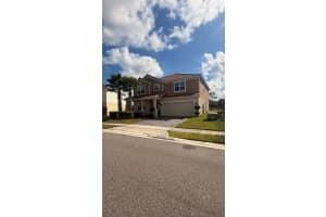 1095 Oak Bluff Dr, DAVENPORT