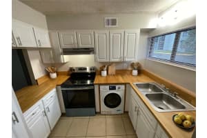 1108 BARTOW ROAD, LAKELAND, FL 33801 - MLS#MFRS5134874