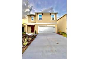 1356 Berry Ln, DAVENPORT