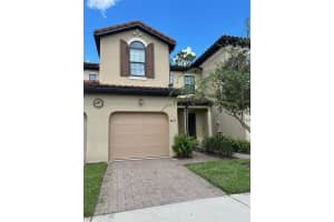 8135 ROSEVILLE BOULEVARD, DAVENPORT, FL 33896 - MLS#MFRS5135579