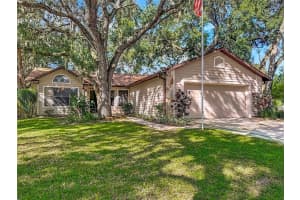 4815 Oakwood Dr, ST CLOUD