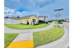 279 BERGAMOT LOOP, DAVENPORT, FL 33837 - MLS#MFRS5135606