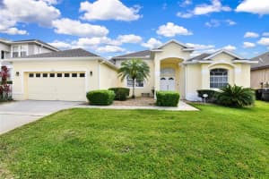 611 Brighton Dr, DAVENPORT