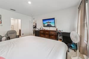 937 SHADY TREE LANE, DAVENPORT, FL 33897 Sold 12/05/25