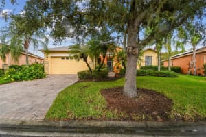 861 BELLA VIANA ROAD, KISSIMMEE, FL 34759 - MLS#MFRS5135913
