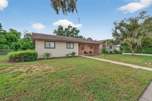 7 E Bay St, DAVENPORT