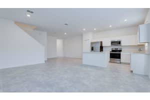 248 NINE IRON DRIVE, DAVENPORT, FL 33896 - MLS#MFRS5136335