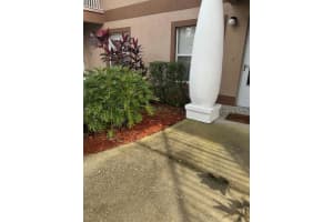 2684 EMERALD LAKE COURT, KISSIMMEE, FL 34744 - MLS#MFRS5136501