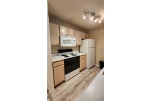 5447 VINELAND ROAD, ORLANDO, FL 32811 - MLS#MFRS5136736