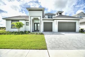107 Hampton Loop, DAVENPORT