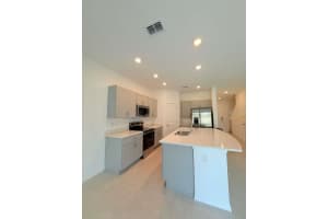 2553 PENGUIN BOULEVARD, DAVENPORT, FL 33837 - MLS#MFRS5137348