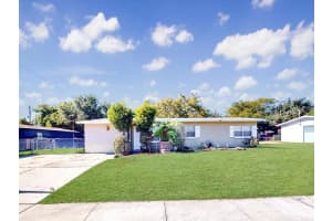 2502 BEAUMONT AVENUE, KISSIMMEE, FL 34741 - MLS#MFRS5137765