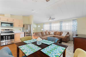 42769 HIGHWAY 27, 16 CHAMPIONSHIP DR #16, DAVENPORT, FL 33837 - MLS#MFRS5137803