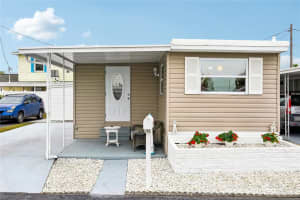 7490 46TH AVENUE, ST PETERSBURG, FL 33709 - MLS#MFRS5138009