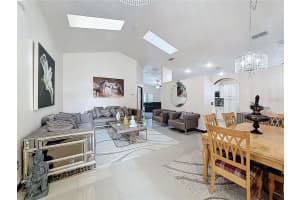 638 LOCKBREEZE DRIVE, DAVENPORT, FL 33897 - MLS#MFRS5138145