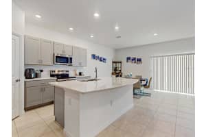 3002 CANARY AVENUE, DAVENPORT, FL 33837 - MLS#MFRS5138188