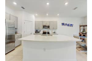 3002 CANARY AVENUE, DAVENPORT, FL 33837 - MLS#MFRS5138188