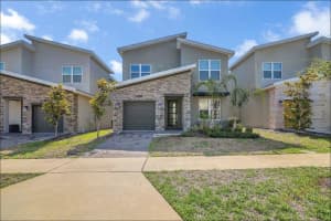 1025 Leader St, DAVENPORT