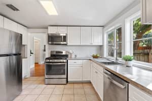 12 FOREST AVENUE, ORLANDO, FL 32803 - MLS#MFRS5138358