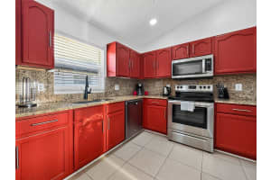 8003 BOW CREEK ROAD, KISSIMMEE, FL 34747 - MLS#MFRS5138396