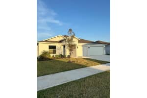 2117 LASSO LOOP, EAGLE LAKE, FL 33839 - MLS#MFRS5139749