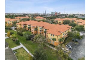 5451 VINELAND ROAD, ORLANDO, FL 32811 - MLS#MFRS5139885