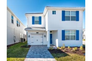 1560 Flange Dr, DAVENPORT