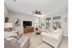 1729 BENOIT TERRACE, DAVENPORT, FL 33837 - MLS#MFRS5141036