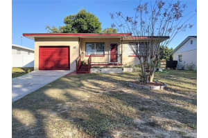 114 E Palm St, DAVENPORT