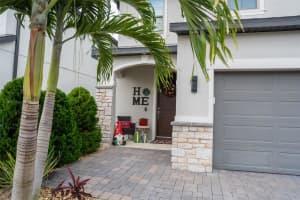 9860 AUREA MOSS LANE, ORLANDO, FL 32832 - MLS#MFRS5141555