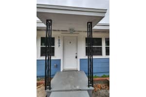 1207 KINGSTON AVENUE, ORLANDO, FL 32807 - MLS#MFRS5141571