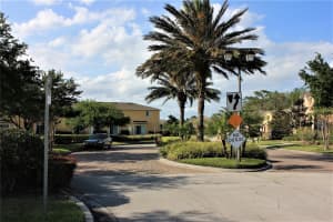 10117 SHADOW LEAF COURT, ORLANDO, FL 32825 - MLS#MFRS5141790