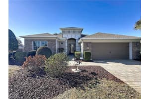 501 Arena Dr, DAVENPORT