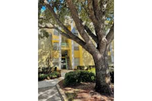 8834 Dunes Ct #13 103, KISSIMMEE