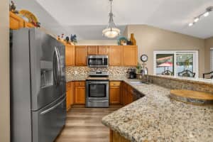 1737 QUEEN PALM DRIVE, APOPKA, FL 32712 - MLS#MFRS5141948