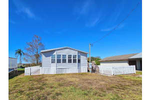 1824 RIVERSIDE DRIVE, MOORE HAVEN, FL 33471 - MLS#MFRS5142189