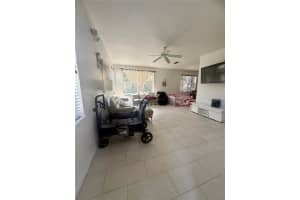 1008 Royal Ridge Dr Davenport, FL 33896 - Off Market