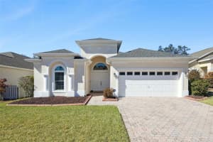 1648 Northampton Dr, DAVENPORT