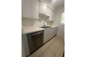 828 SKY LAKE CIRCLE, ORLANDO, FL 32809 - MLS#MFRS5144481