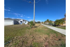 533 EAGLE COURT, POINCIANA, FL 34759 - MLS#MFRS5144619