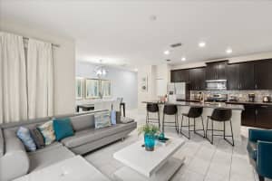 9075 DOGLEG DR, DAVENPORT, FL 33896 - MLS#MFRS5144856