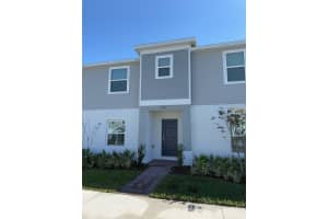 1345 Blazing Star Ln, DAVENPORT