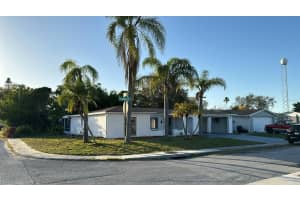 1715 Kenilworth St, HOLIDAY