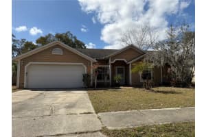 925 Old Mail Ln, SANFORD