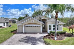 832 Cunningham Dr, DAVENPORT