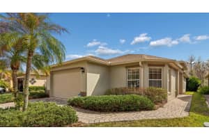 516 GRAND CANAL DR, POINCIANA, FL 34759 - MLS#MFRS5145341