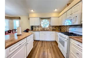 6323 SILVER LAKES DRIVE, LAKELAND, FL 33810 - MLS#MFRS5145864