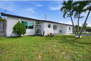 1185 92ND AVENUE, PEMBROKE PINES, FL 33024 - MLS#MFRS5147181