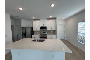 466 THOMPSON VILLAGE AVENUE, APOPKA, FL 32703 - MLS#MFRS5147826